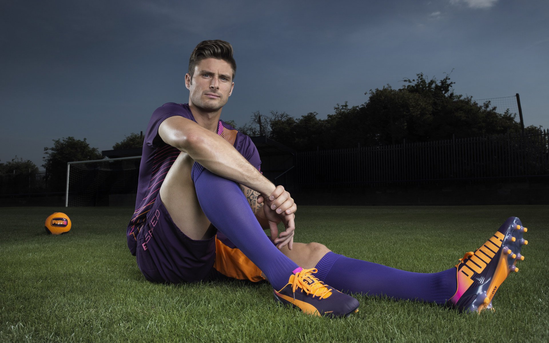 佛罗伦萨多线进攻施压对方门前,佛罗伦萨duomo